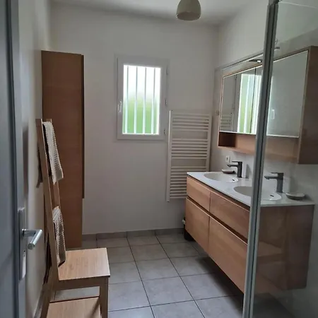 Maison Accueillante A Avec Jardin * Saint-Hilaire-de-Chaleons